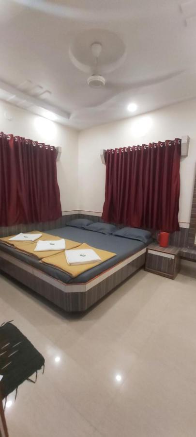 Sai Raghunandan Guest House Ширди Екстериор снимка