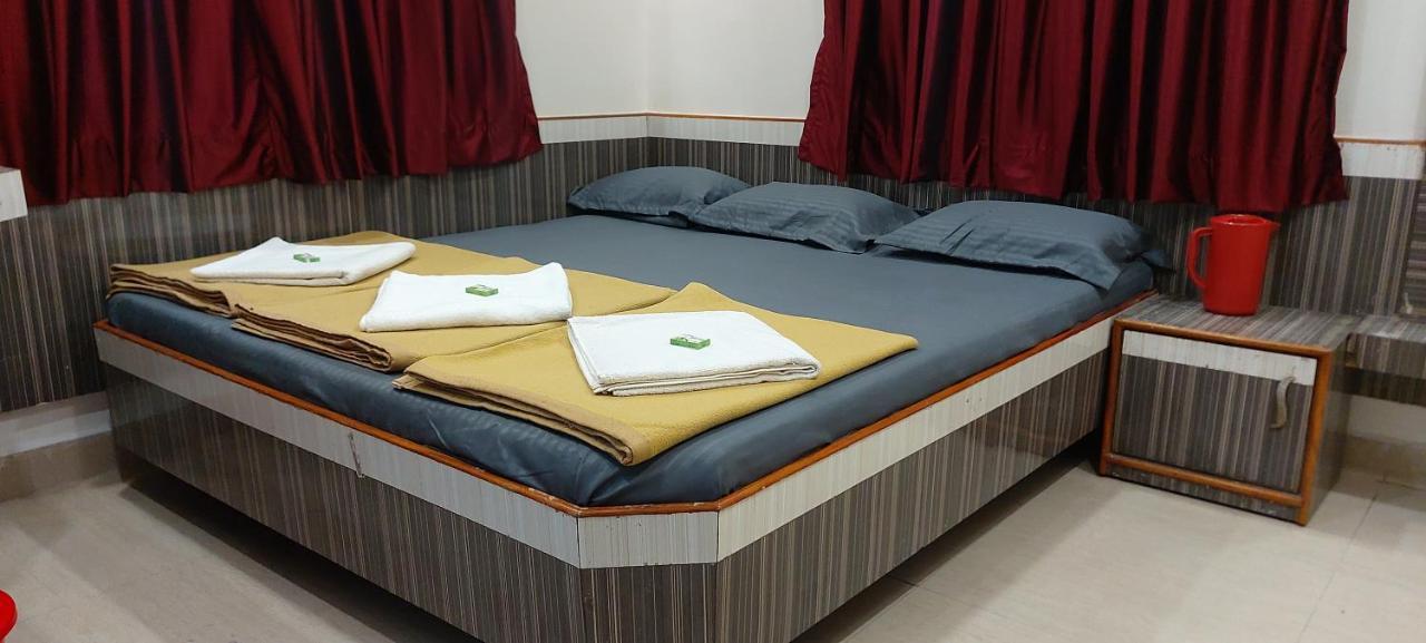 Sai Raghunandan Guest House Ширди Екстериор снимка