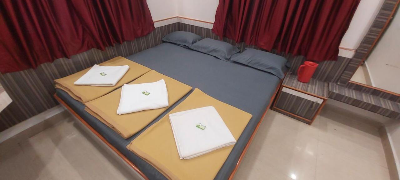 Sai Raghunandan Guest House Ширди Екстериор снимка