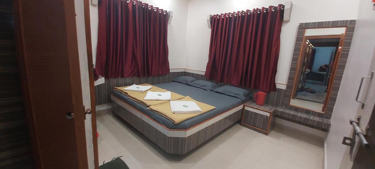 Sai Raghunandan Guest House Ширди Екстериор снимка