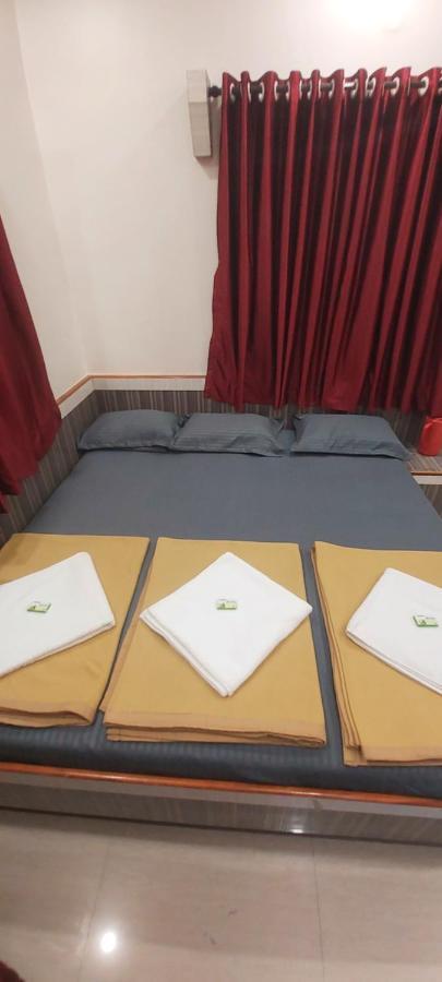 Sai Raghunandan Guest House Ширди Екстериор снимка