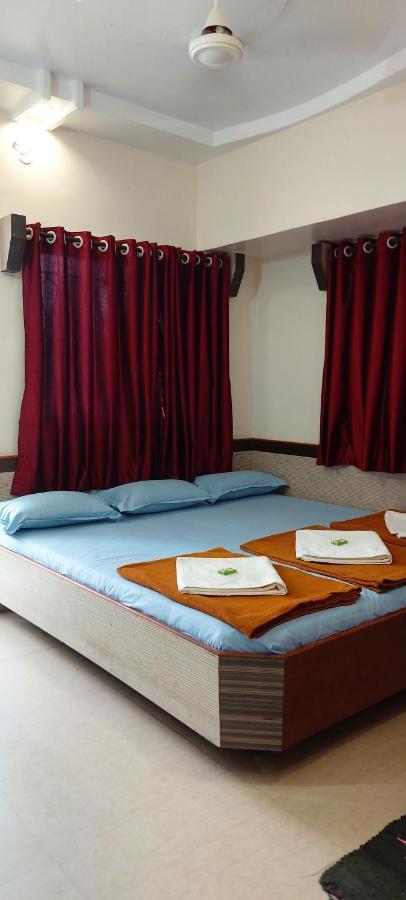Sai Raghunandan Guest House Ширди Екстериор снимка