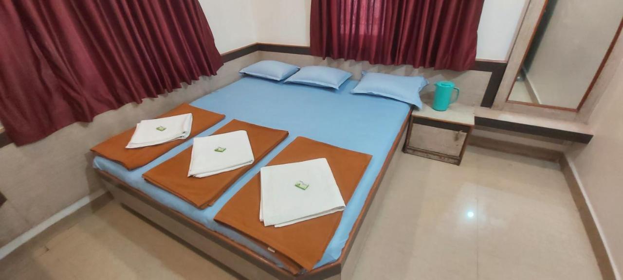 Sai Raghunandan Guest House Ширди Екстериор снимка
